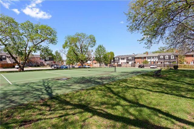 8347 Mackey Street, Overland Park, KS 66212