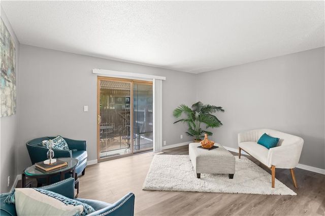 8347 Mackey Street, Overland Park, KS 66212