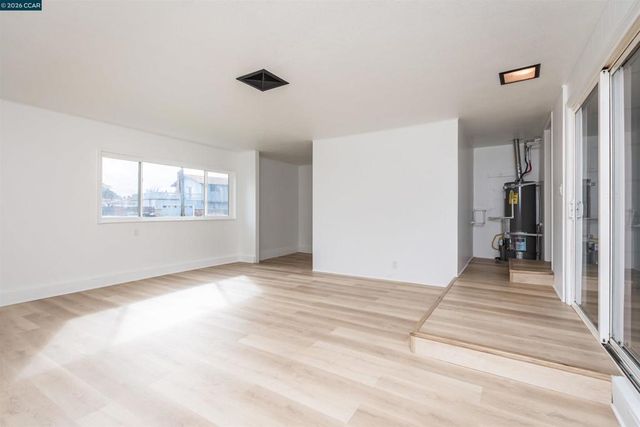 5201 5201 Sky Pkwy, Sacramento, CA 95823