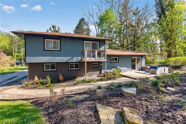 26 Sandy Hill Road, Sagamore Hills, OH 44067