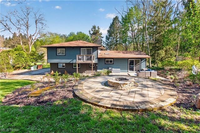 26 Sandy Hill Road, Sagamore Hills, OH 44067