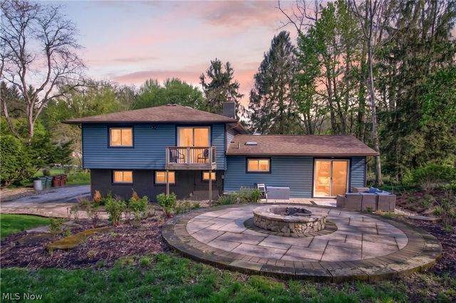 26 Sandy Hill Road, Sagamore Hills, OH 44067