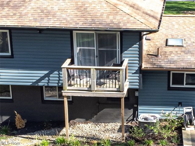 26 Sandy Hill Road, Sagamore Hills, OH 44067