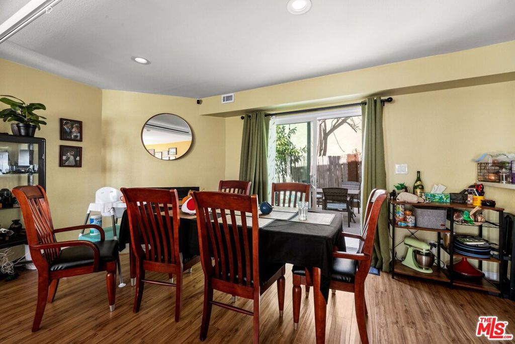 Image 11 of property listing at 4557 Paulhan Avenue, Los Angeles, CA 90041