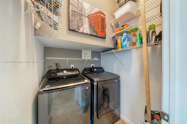 3869 NW 92nd Ave, Sunrise, FL 33351