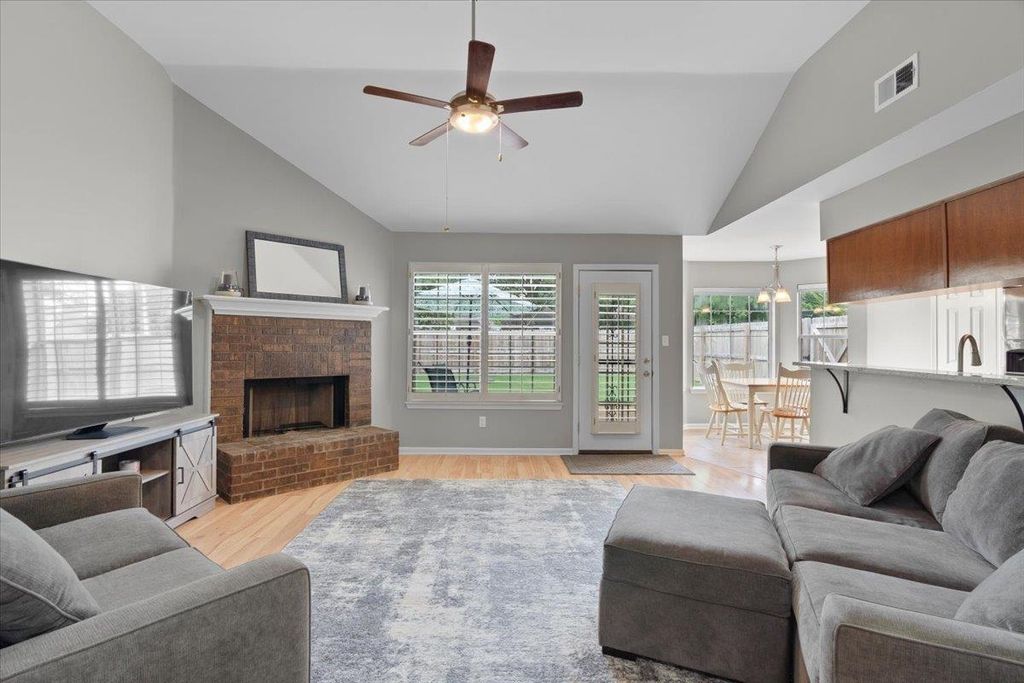 860 TIMBER TRACE DR, Memphis, TN 38018