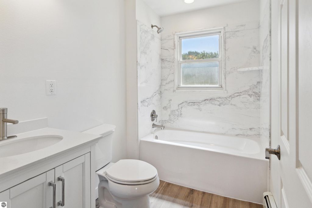 Image 4 of property listing at 158 River Trail Drive, Bay City, MI 48706