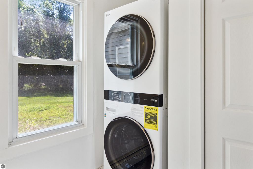 Image 9 of property listing at 158 River Trail Drive, Bay City, MI 48706