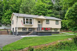 411 Fair Oaks Road, Middletown, NY 10940
