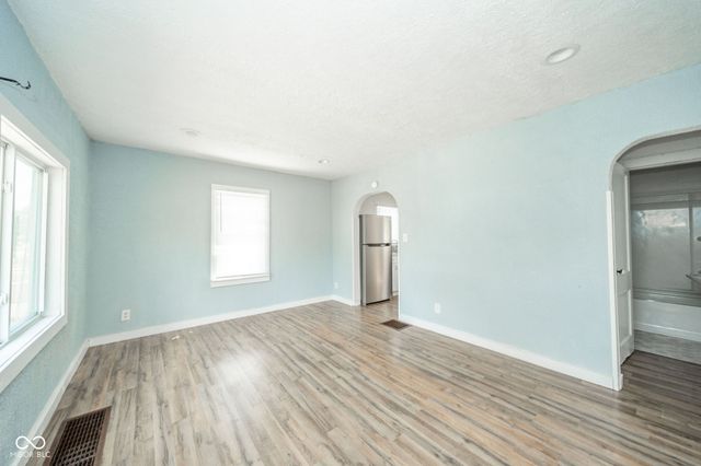 2313 E 5th Street, Anderson, IN 46012