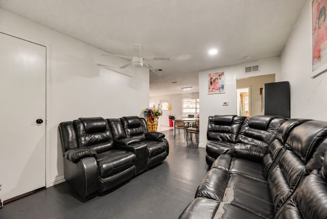 408 Ruby Road, Grand Prairie, TX 75050
