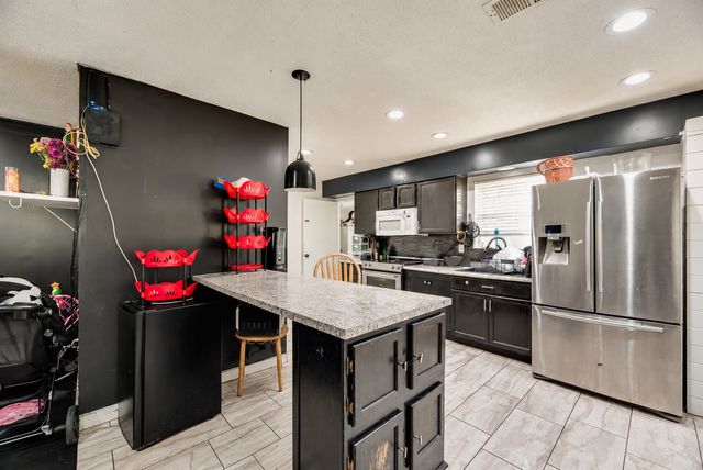 408 Ruby Road, Grand Prairie, TX 75050