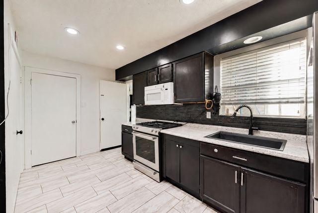 408 Ruby Road, Grand Prairie, TX 75050