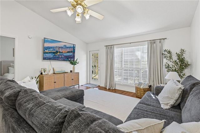 664 Spring Lake W Drive, Mobile, AL 36695