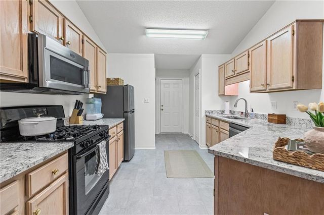 664 Spring Lake W Drive, Mobile, AL 36695