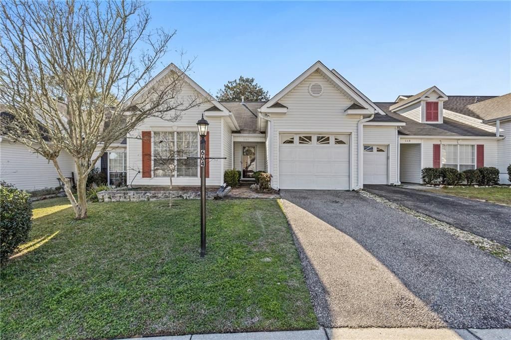 664 Spring Lake W Drive, Mobile, AL 36695