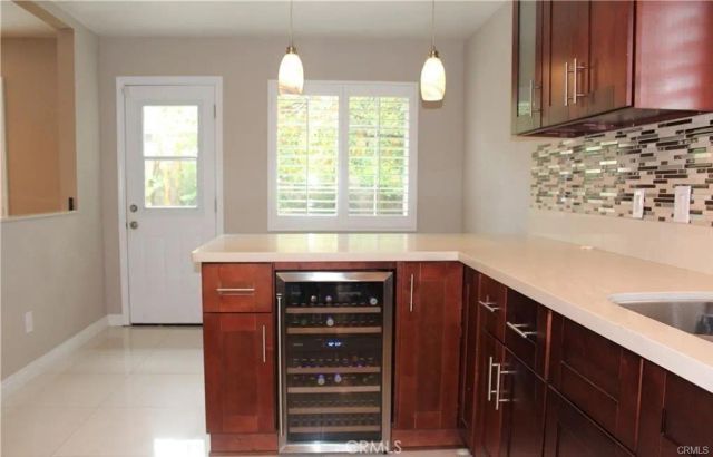 6840 Whitman, Lake Balboa, CA 91406