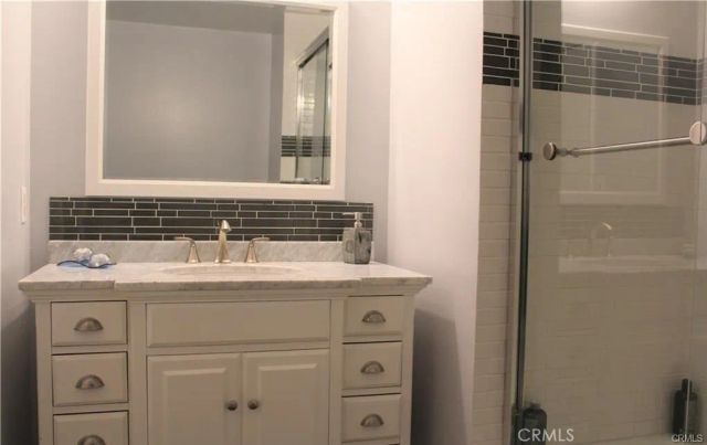 6840 Whitman, Lake Balboa, CA 91406