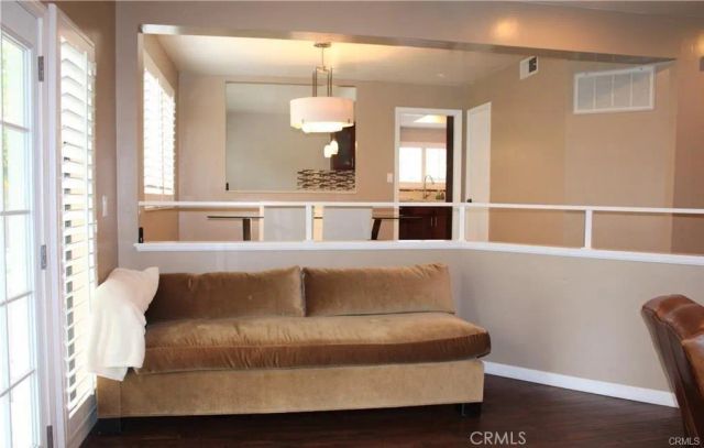 6840 Whitman, Lake Balboa, CA 91406