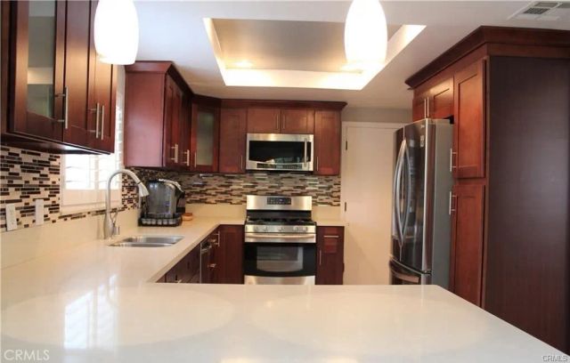 6840 Whitman, Lake Balboa, CA 91406