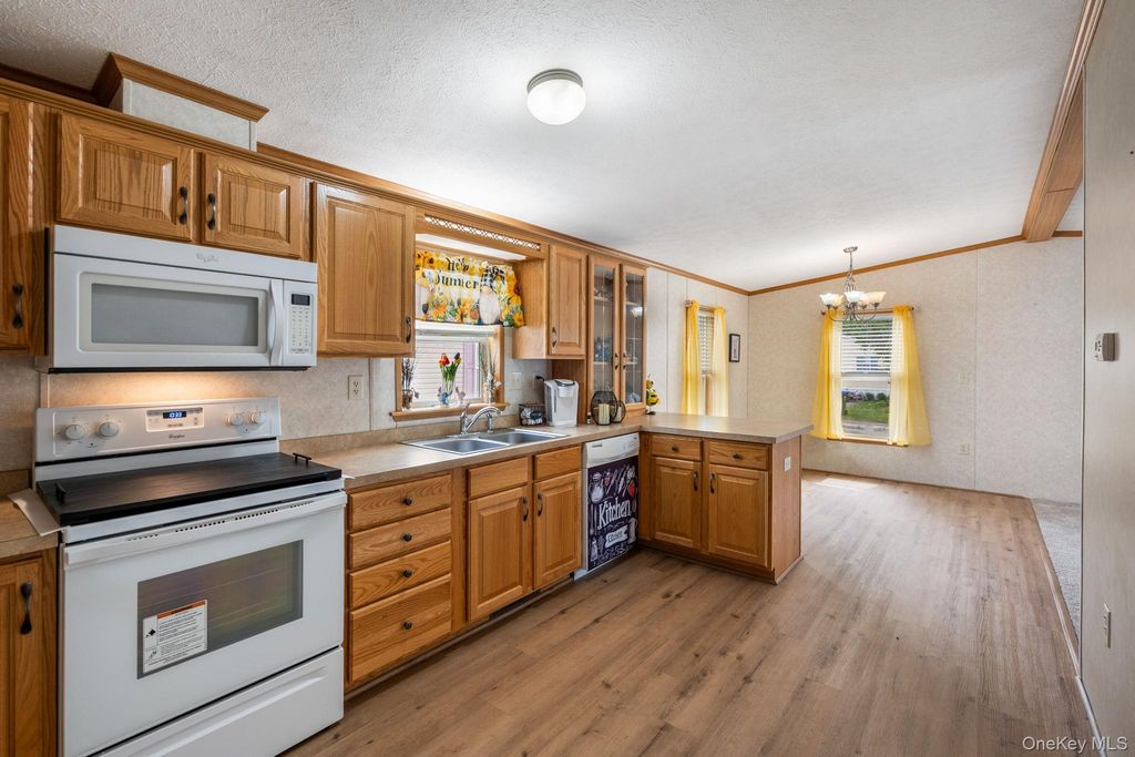 26 East Avenue, Washingtonville, NY 10992 — photo 2