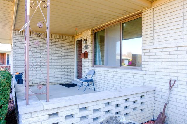 4878 Wolgast Street, Warren, MI 48092