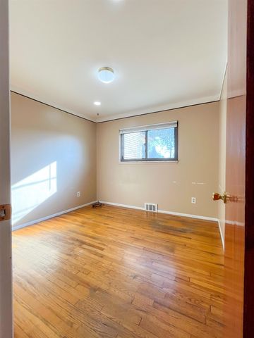 4878 Wolgast Street, Warren, MI 48092