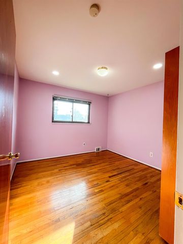 4878 Wolgast Street, Warren, MI 48092