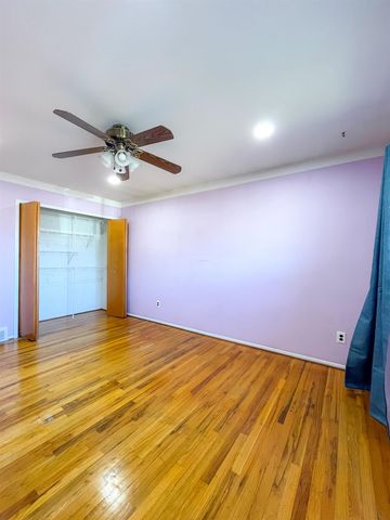 4878 Wolgast Street, Warren, MI 48092