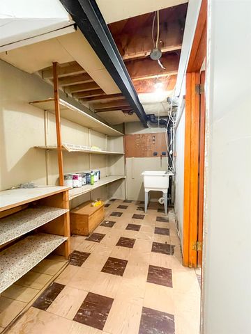 4878 Wolgast Street, Warren, MI 48092