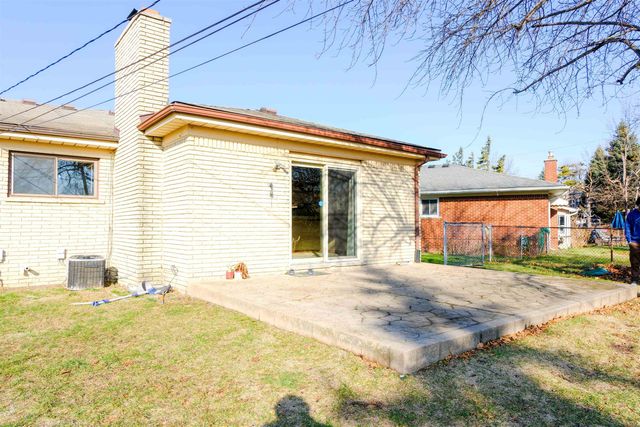 4878 Wolgast Street, Warren, MI 48092