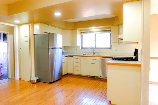 4878 Wolgast Street, Warren, MI 48092