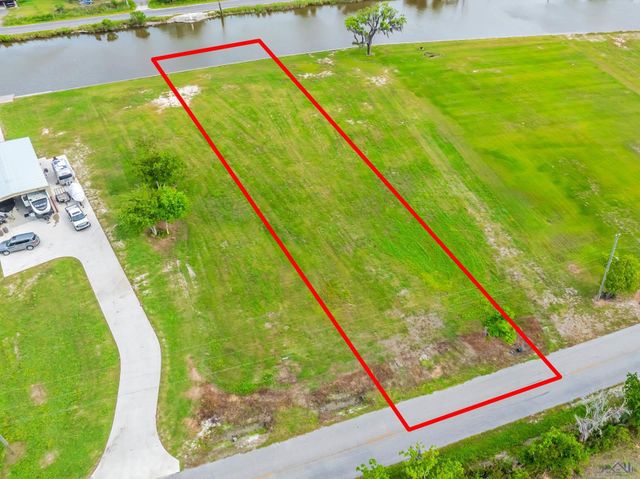 1723 A Dr. Beatrous Road, Theriot, LA 70397