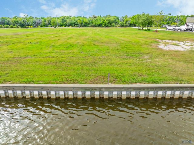 1723 A Dr. Beatrous Road, Theriot, LA 70397