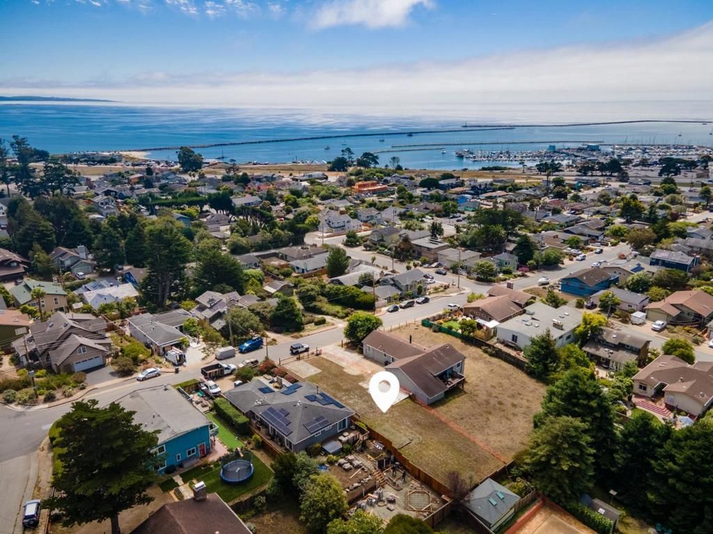 331 Carmel Avenue, El Granada, CA 94018