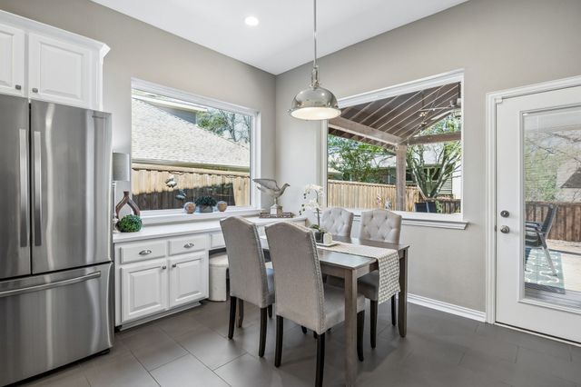 900 Water Oak Drive, Grapevine, TX 76051