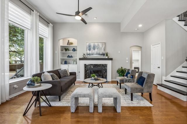 900 Water Oak Drive, Grapevine, TX 76051