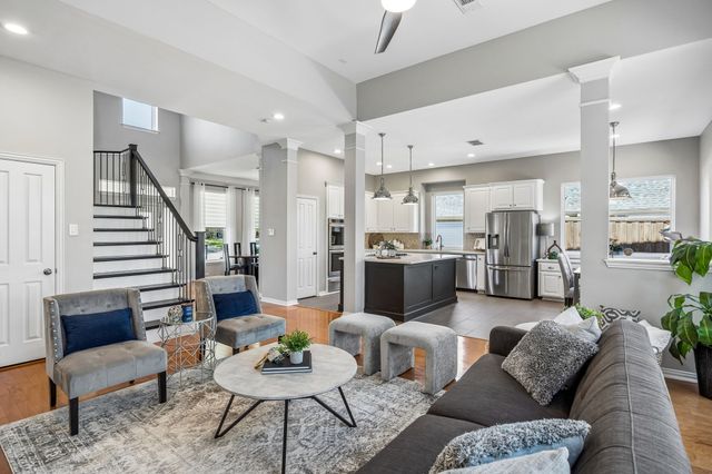 900 Water Oak Drive, Grapevine, TX 76051