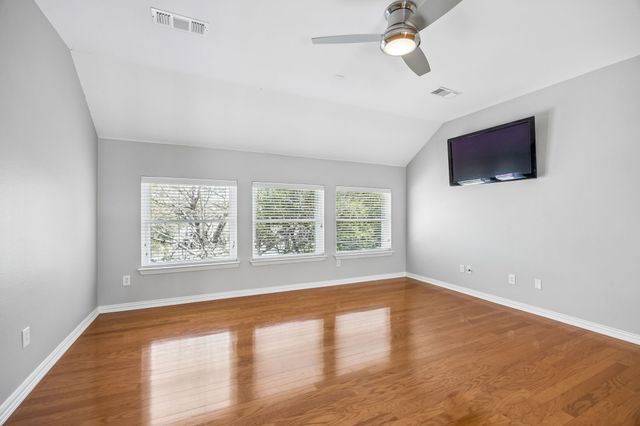 900 Water Oak Drive, Grapevine, TX 76051