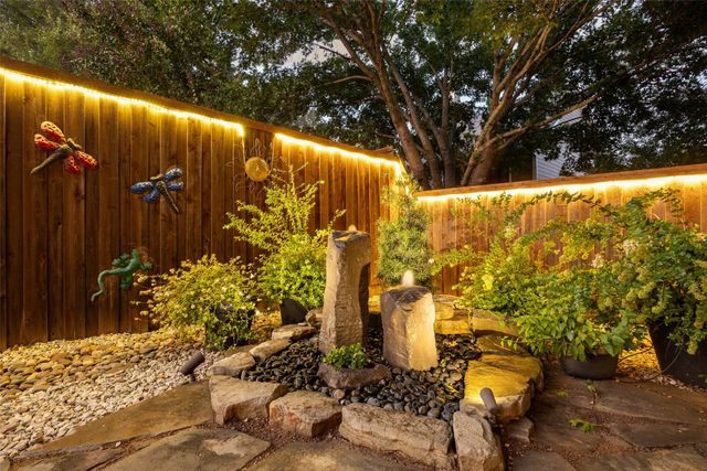 900 Water Oak Drive, Grapevine, TX 76051