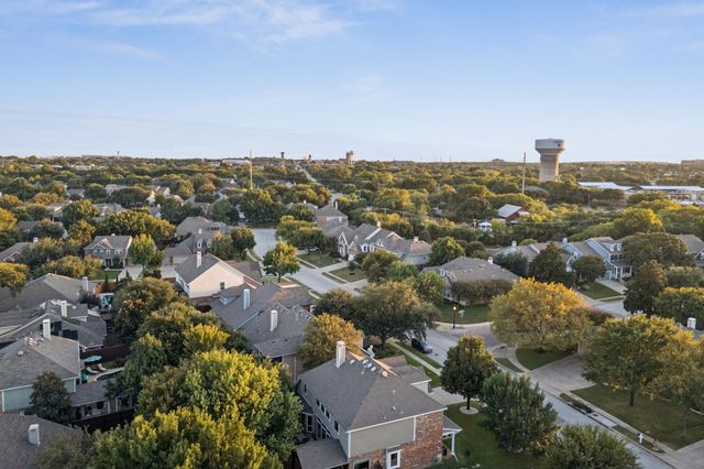 900 Water Oak Drive, Grapevine, TX 76051