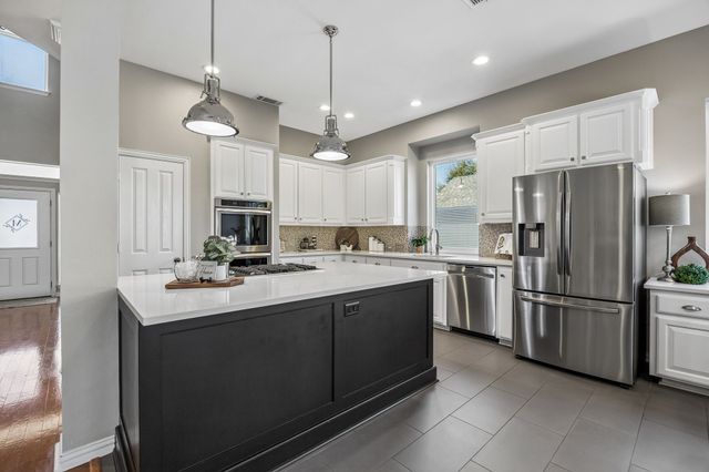 900 Water Oak Drive, Grapevine, TX 76051