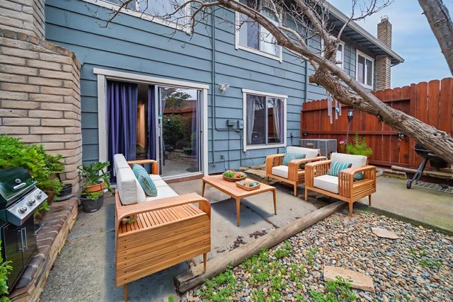 2827 Sunburst Dr, Fairfield, CA 94533