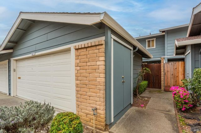 2827 Sunburst Dr, Fairfield, CA 94533