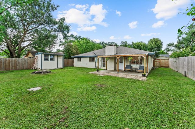 3404 Surrey Street, Baytown, TX 77521