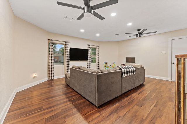 3404 Surrey Street, Baytown, TX 77521