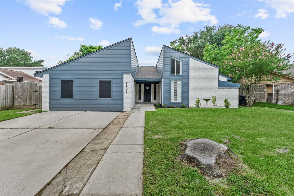 3404 Surrey Street, Baytown, TX 77521