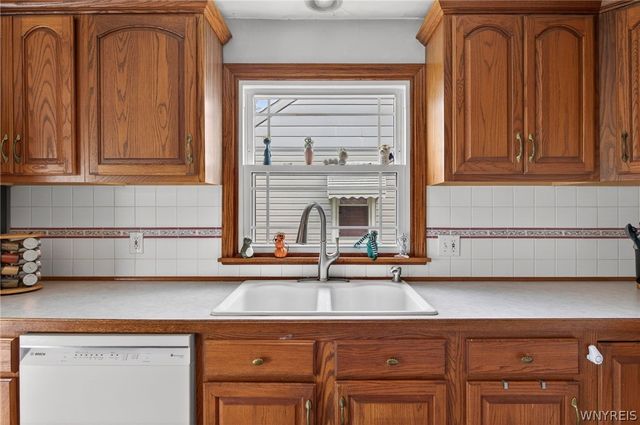 124 Hillcrest Rd, Tonawanda, NY 14150