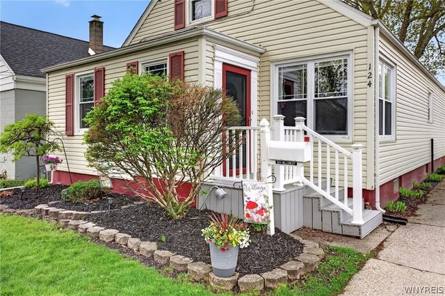 124 Hillcrest Rd, Tonawanda, NY 14150