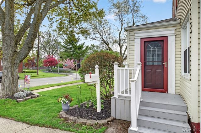 124 Hillcrest Rd, Tonawanda, NY 14150